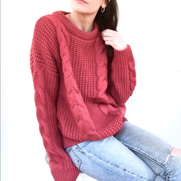 Burgundy oversized cable knit sweater - Picture 4 of 11